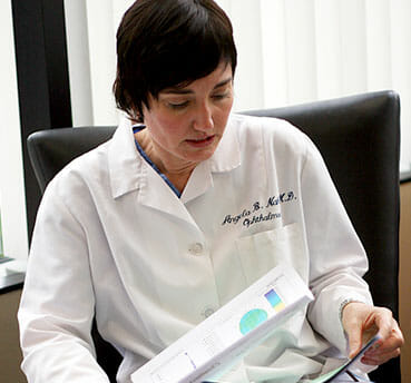 LASIK eye surgeon specialist Dr. Nahl at La Jolla LASIK Institute